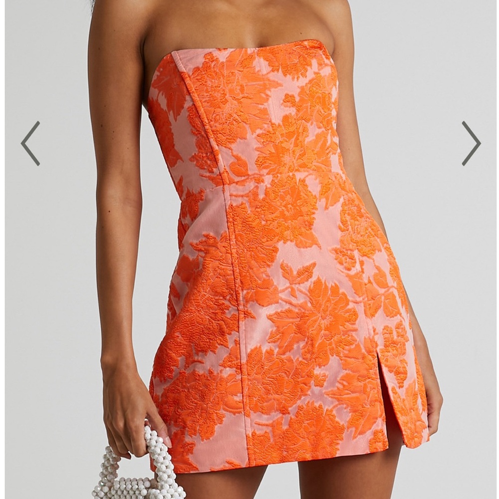 BRAILEY STRAPLESS MINI DRESS IN ORANGE JACQUARD
